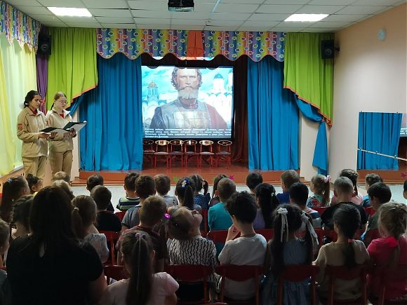 «День Героев Отечества в России» прошел с участием юнармейцев