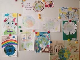 выставка творческих рисунков и плакатов на тему  «Мы дети планеты Земля»